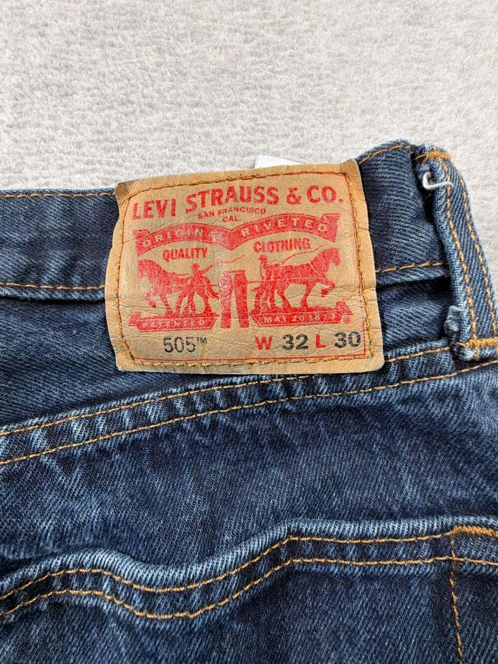 Levi's 505 Regular Fit Straight Leg Jeans Dark Wash - Picture 8 of 8